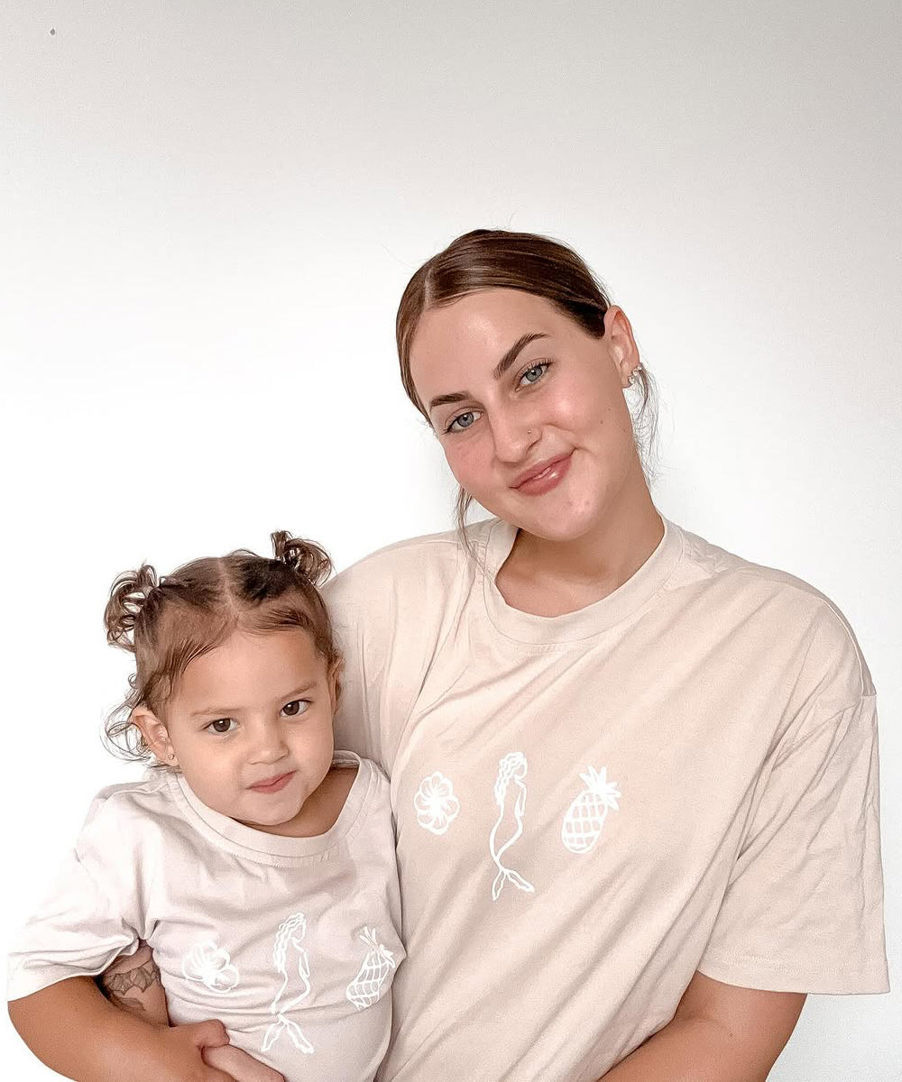Mama Mermaid Tee